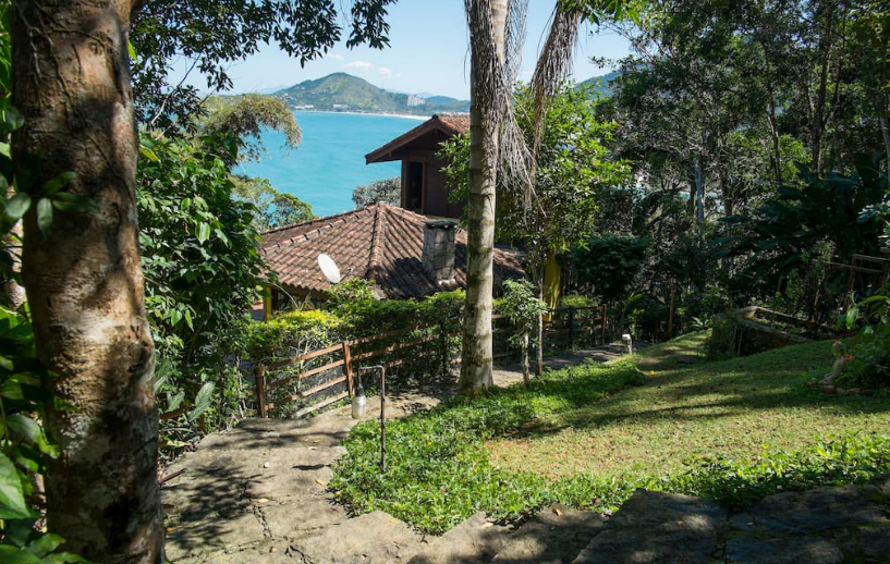 Bangalô romântico com vista para o mar - Ubatuba