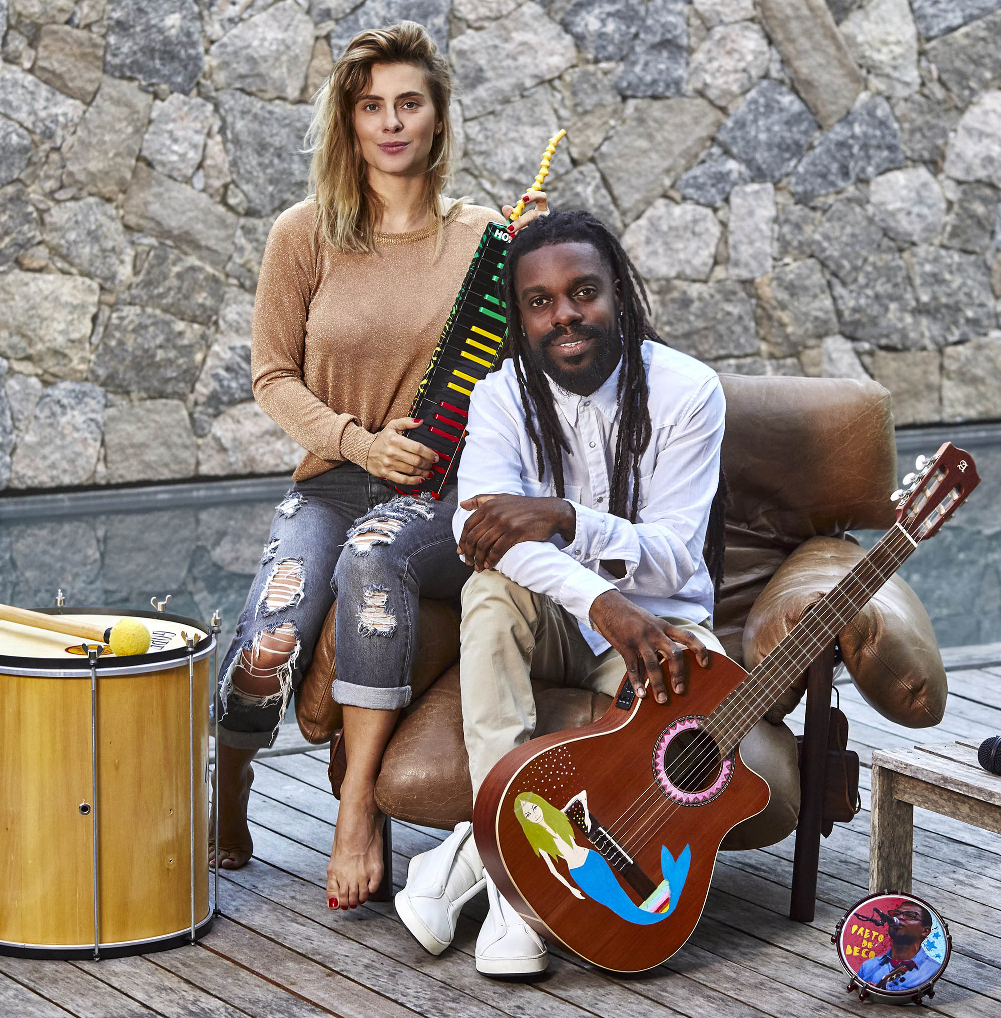 Carolina Dieckmann mostra seu lado musical em "Karolkê", com estreia nacional em Campinas